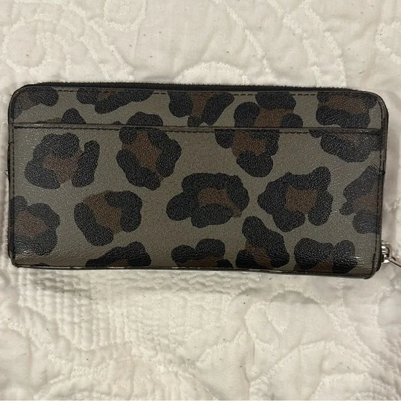 Coach Wallet - Picture 2 of 9